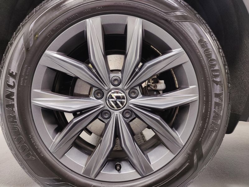 Used 2022 Volkswagen Tiguan SE AWD w/SunroofImage 27