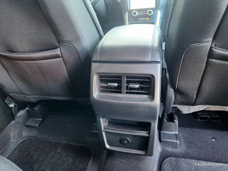 Used 2024 Ford Edge SE