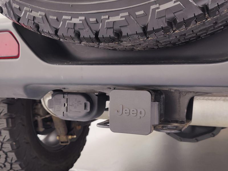 Used 2020 Jeep Wrangler Unlimited Sahara 4X4 w/NavigationImage 11