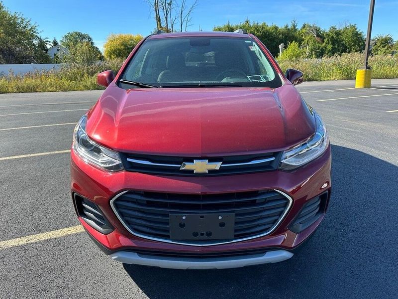 2021 Chevrolet Trax LT photo 3