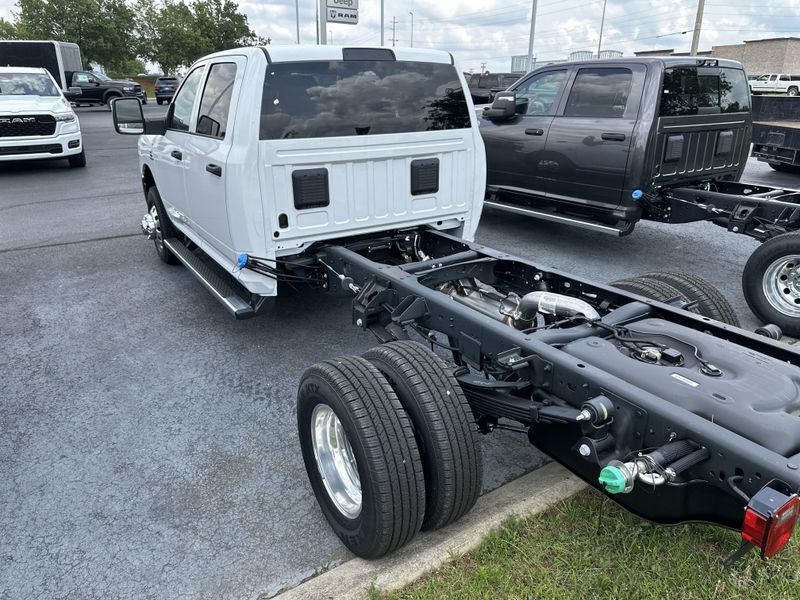 New 2025 RAM 3500 Tradesman Crew Cab Chassis 4x4 60