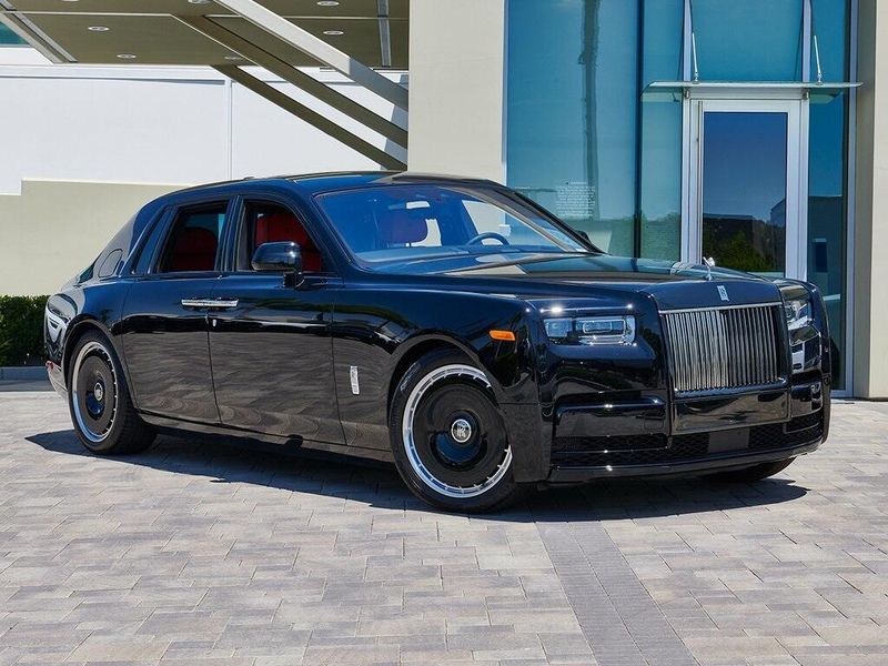 2024 Rolls-Royce Phantom Image 5