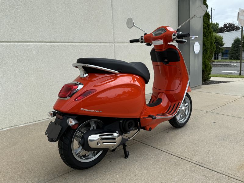 2024 Vespa PRIMAVERA 50Image 3