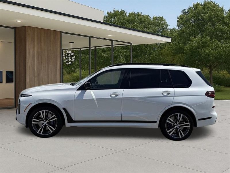 Used 2025 BMW X7 M60iImage 9