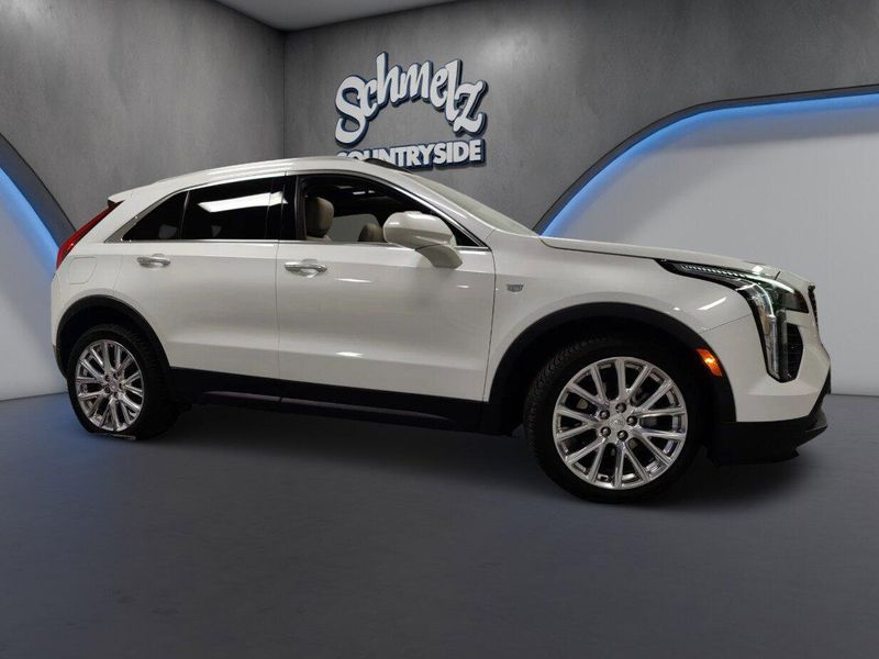 Used 2021 Cadillac XT4 AWD Luxury w/Sunroof/Cold PkgImage 4
