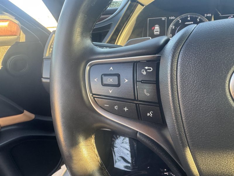 Used 2024 Lexus ES 350Image 23
