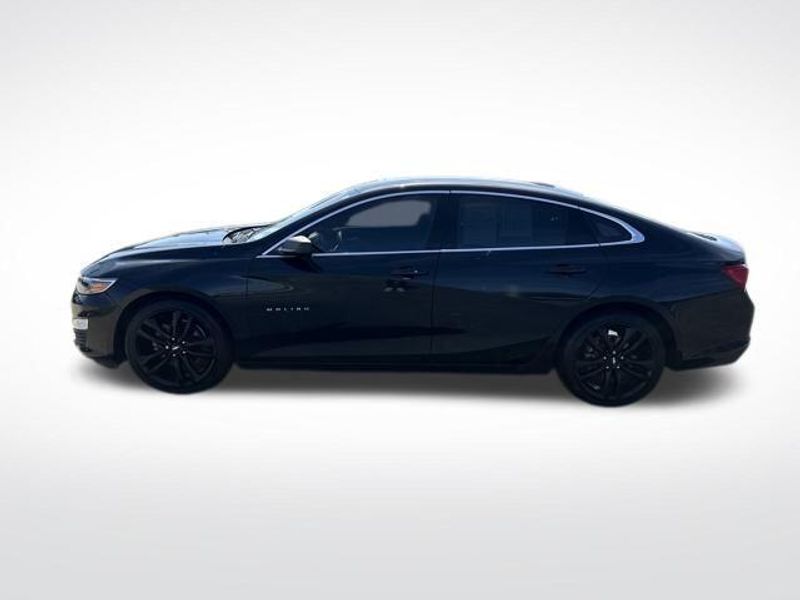 2022 Chevrolet Malibu LS photo 2