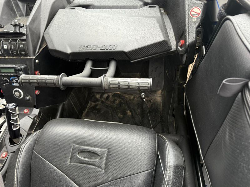 Used 2017 Can-Am MAVERICK X3 XRS TURBO R Image 22