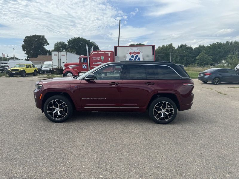 2024 Jeep Grand Cherokee Summit Reserve 4xeImage 5