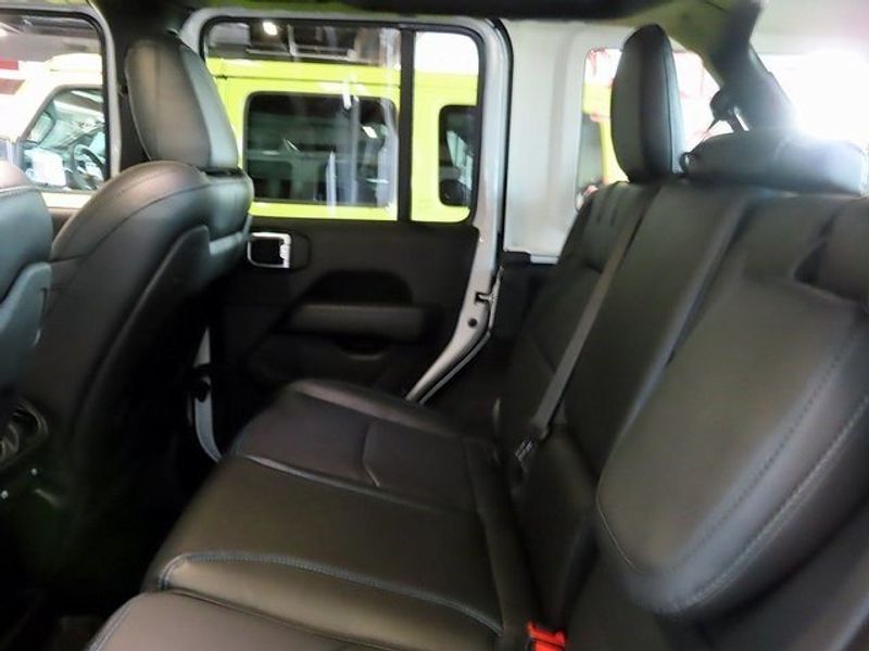 2022 Jeep Wrangler 4xE Unlimited Rubicon 4xeImage 8