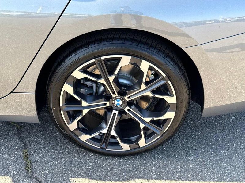 New 2026 BMW 3 Series 330i xDriveImage 13