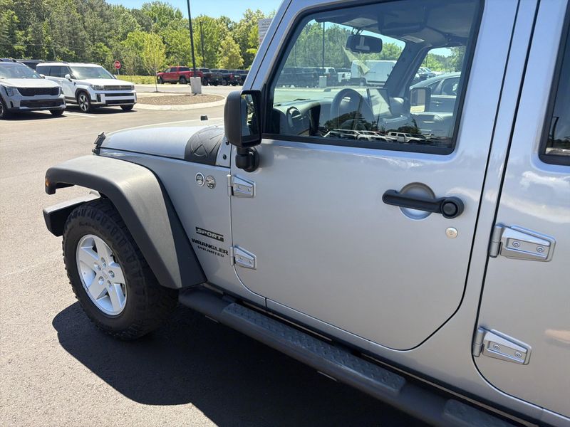 Used 2017 Jeep Wrangler Unlimited SportImage 18