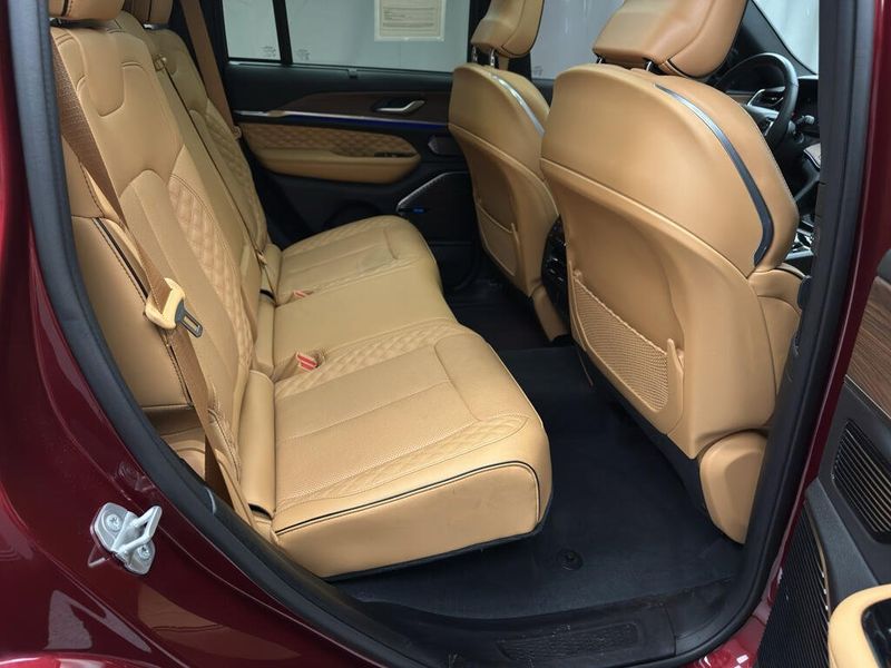 Used 2023 Jeep Grand Cherokee SummitImage 16