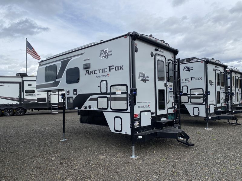 2025 ARCTIC FOX 811 W/Gen Image 4