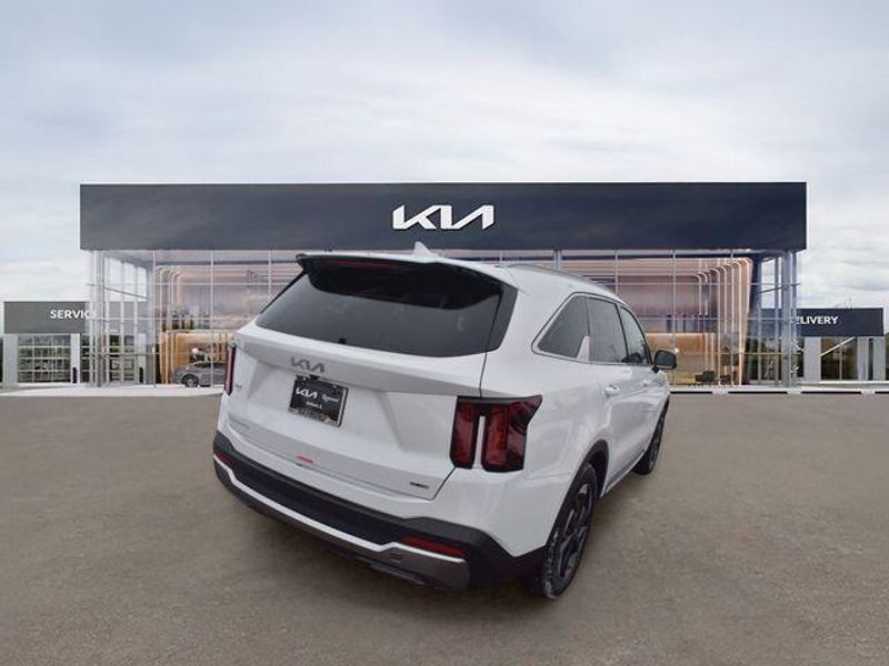 New 2026 Kia Sorento Hybrid EXImage 4