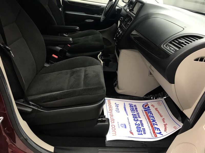 Used 2018 Dodge Grand Caravan SEImage 17