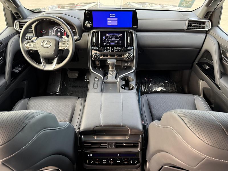 Used 2024 Lexus LX 600 PremiumImage 30