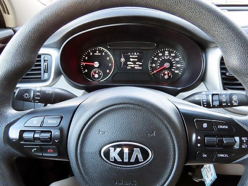 2018 Kia Sorento LXImage 15