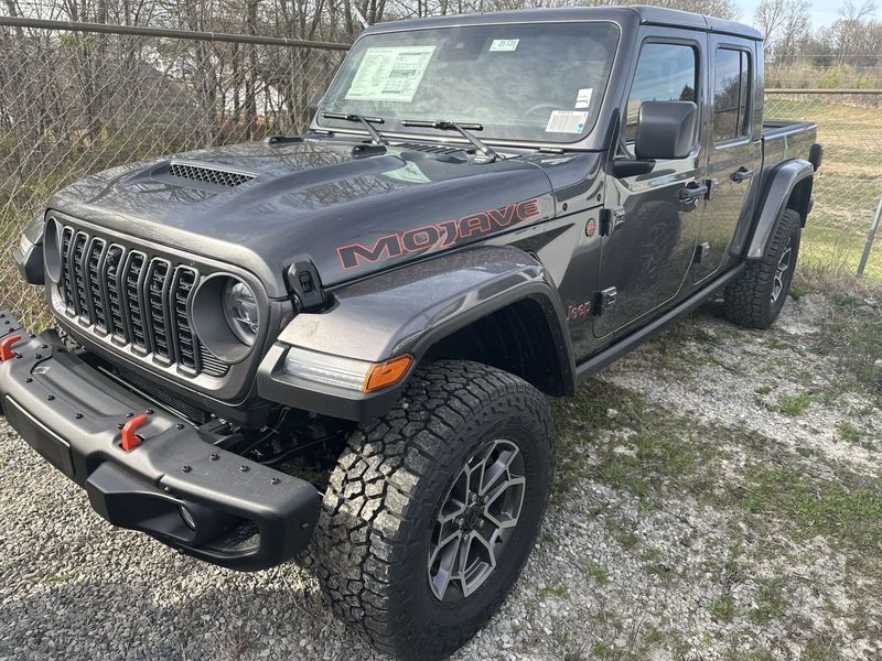 2024 Jeep Gladiator Mojave X 4x4Image 1