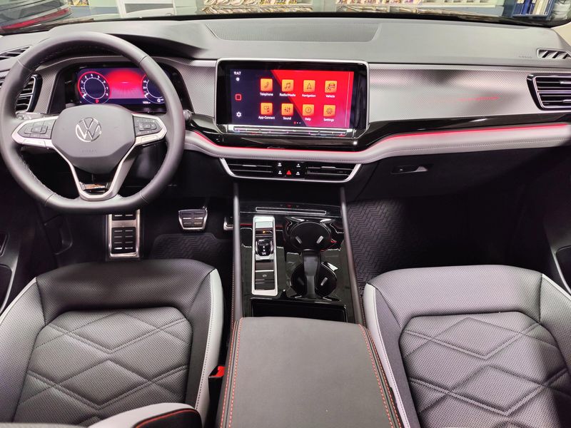 Used 2025 Volkswagen Atlas AWD Peak Edition w/SunroofImage 24