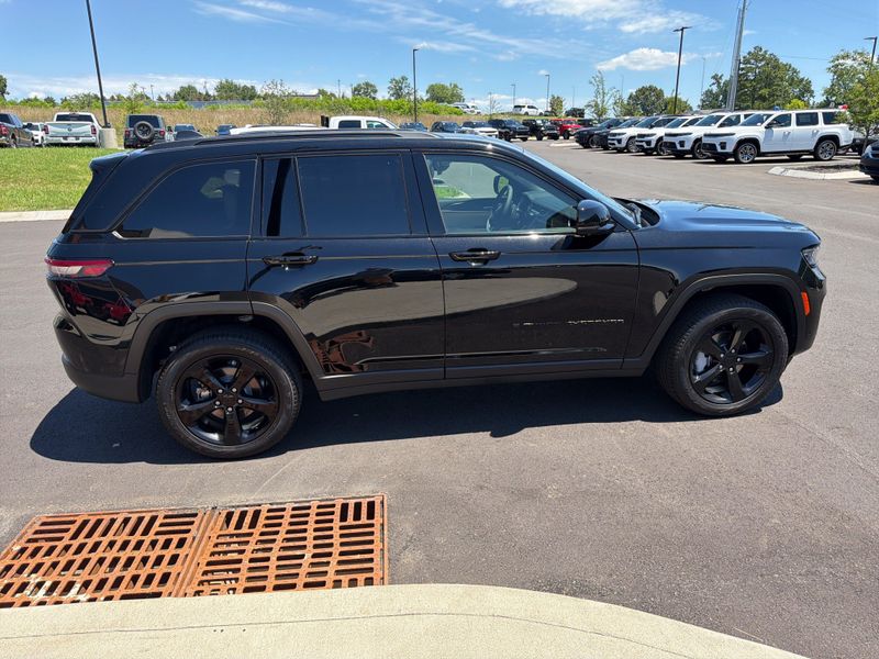 Used 2025 Jeep Grand Cherokee LimitedImage 7
