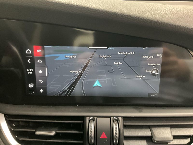 New 2025 Alfa Romeo Giulia AwdImage 5