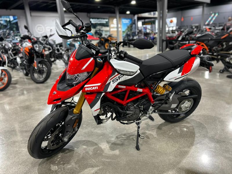 New 2025 Ducati HYPERMOTARD 950 SP Image 6