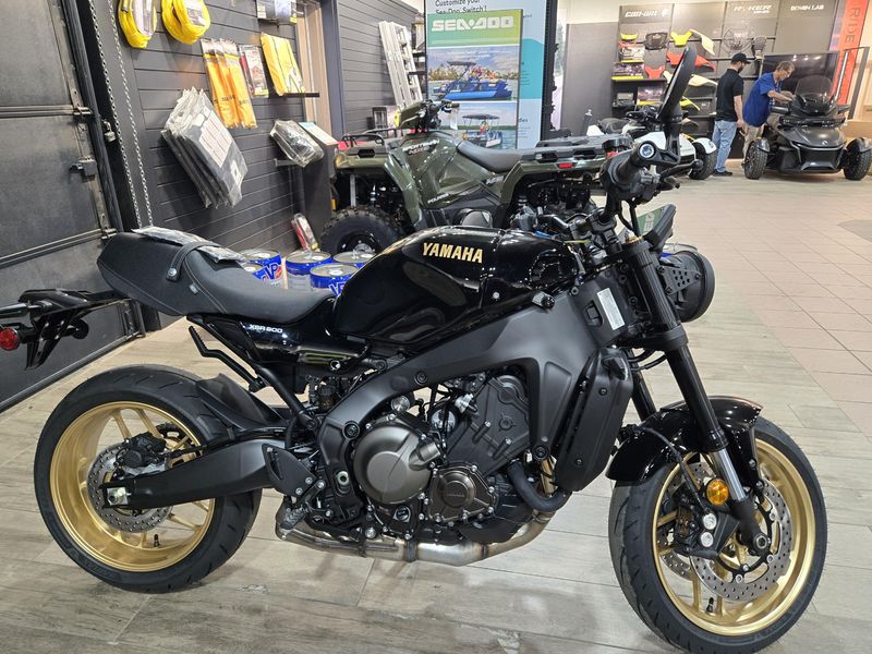 New 2025 Yamaha XSR900 RAVEN Image 2
