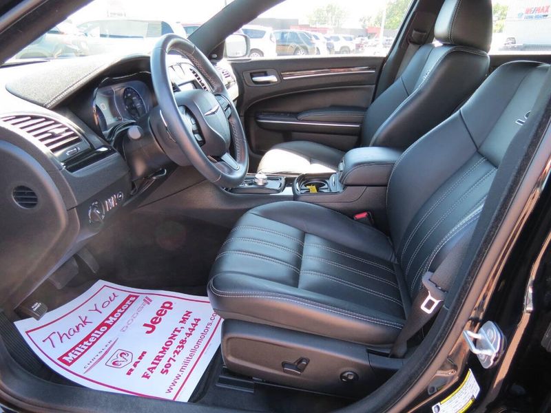 Used 2018 Chrysler 300 S AWD 4dr SedanImage 16