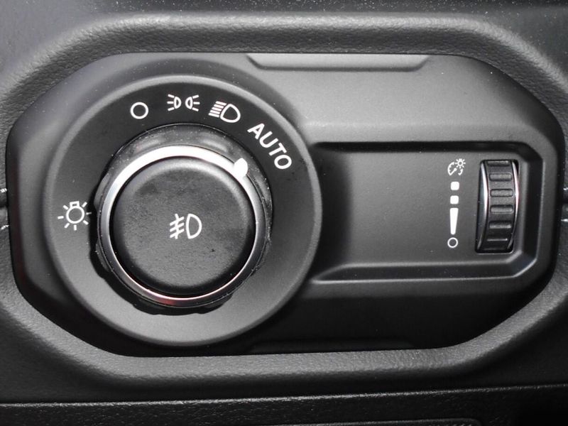 2025 Jeep Wrangler 4-door RubiconImage 12