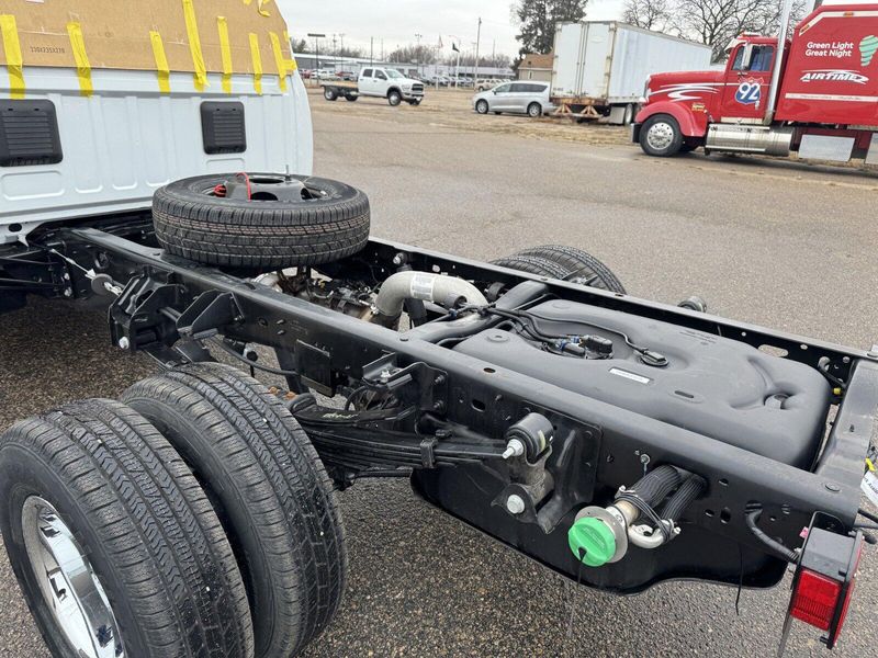 2024 RAM 3500 Chassis Cab TradesmanImage 9