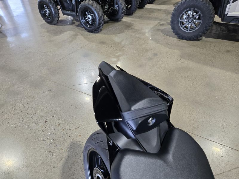 Used 2024 Yamaha YZFR7 Image 12