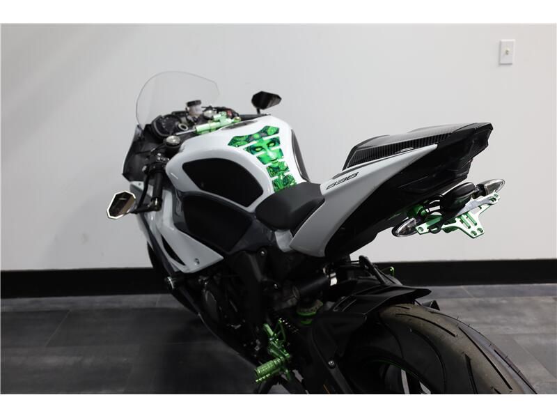 2021 Kawasaki Ninja ZX-6RImage 4