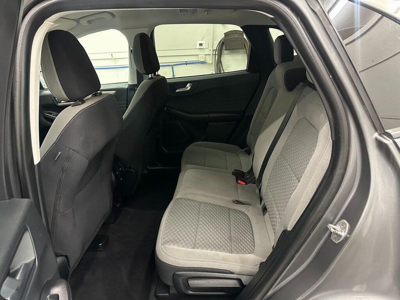 2021 Ford Escape SEImage 21