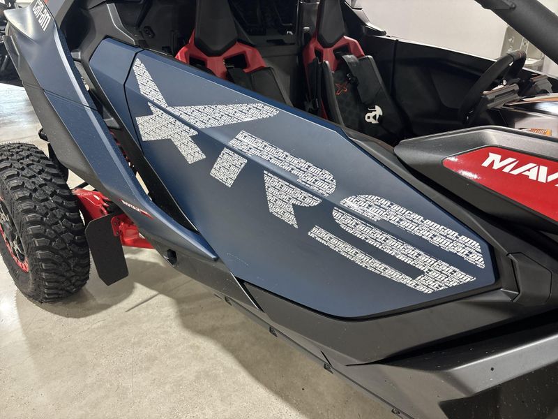 New 2026 Can-Am MAVERICK R X RS WITH SMART-SHOX 999T DCT Image 18