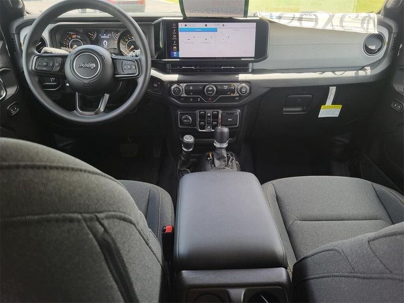 2025 Jeep Wrangler 4-door SportImage 24