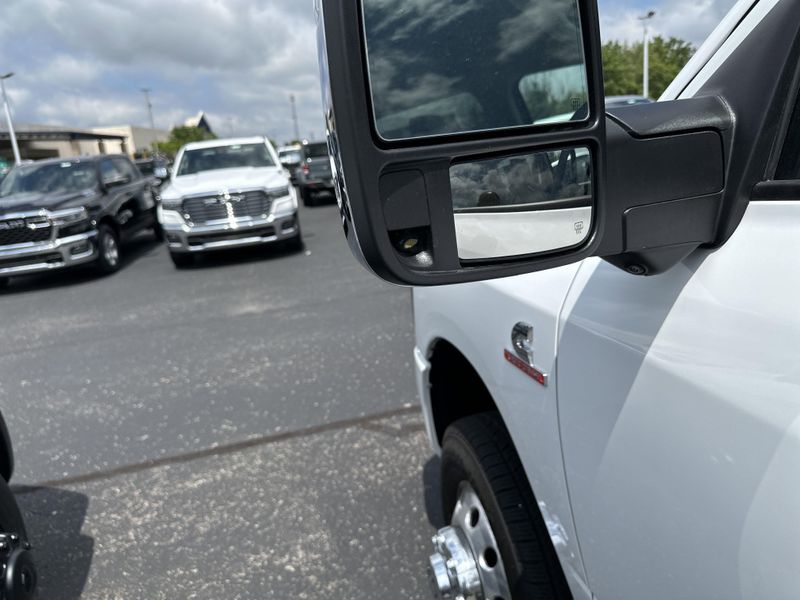 2025 RAM 3500 Laramie Crew Cab 4x4 8