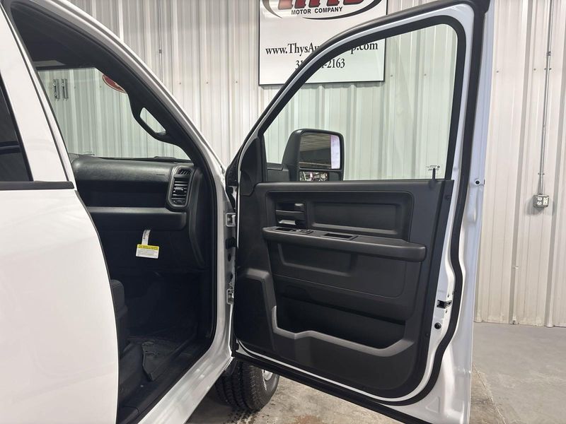 2024 RAM 3500 Tradesman Crew Cab 4x4 8