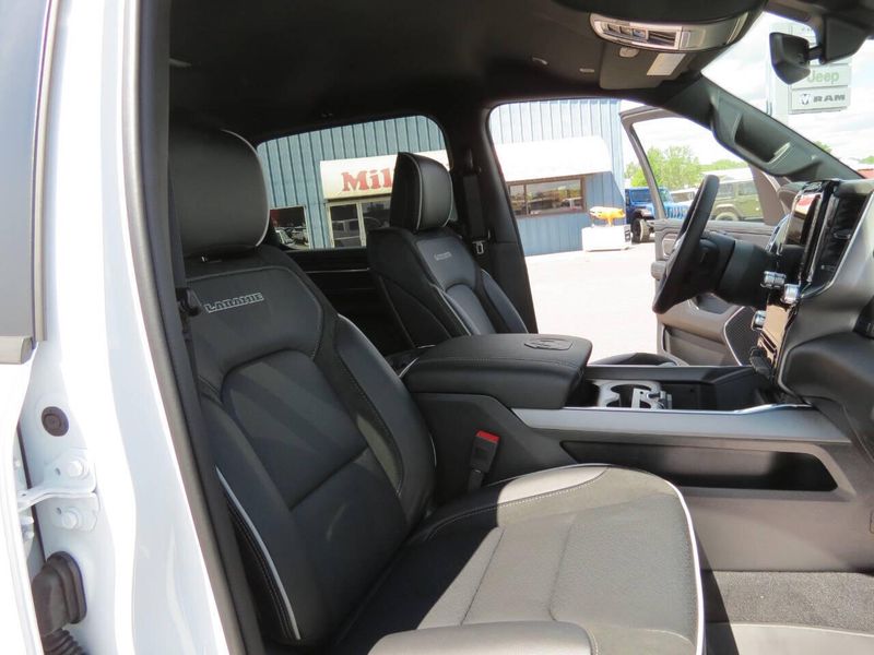 Used 2025 RAM 1500 Laramie 4x4 4dr Crew Cab 5.6 ft. SB PickupImage 30