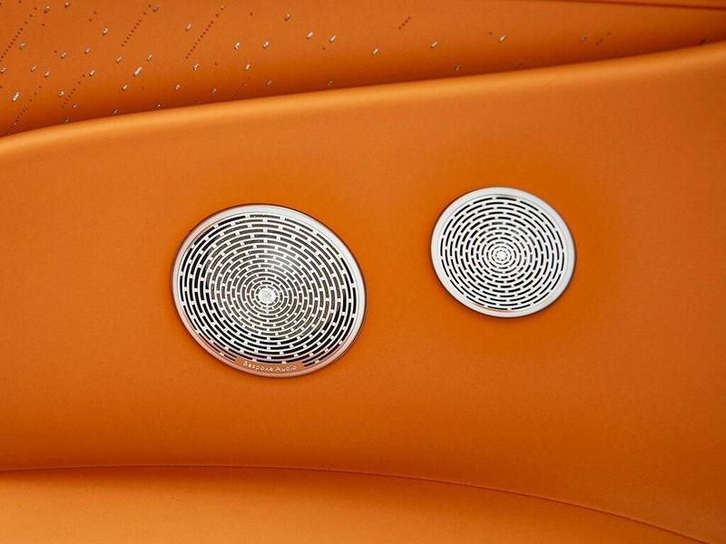 2025 Rolls-Royce Spectre Image 23