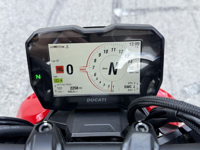 2022 Ducati Streetfighter V4 S