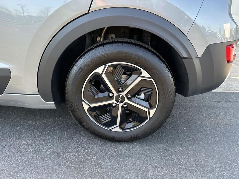 2023 Kia Niro EXImage 12