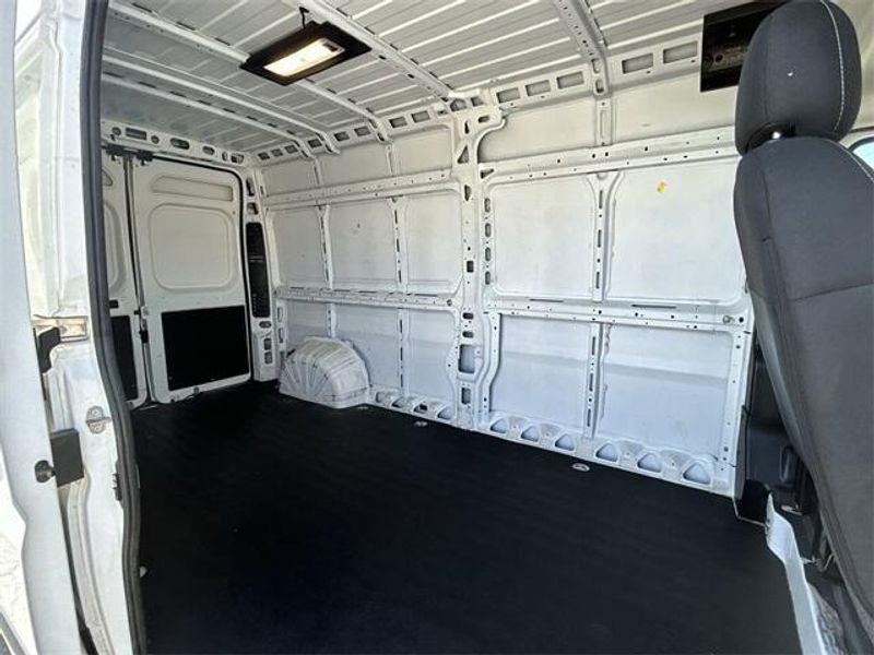 2023 RAM ProMaster 2500 High RoofImage 14