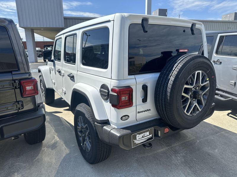 2025 Jeep Wrangler 4-door SaharaImage 8