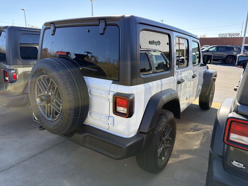 New 2026 Jeep Wrangler 4-door Sport SImage 7