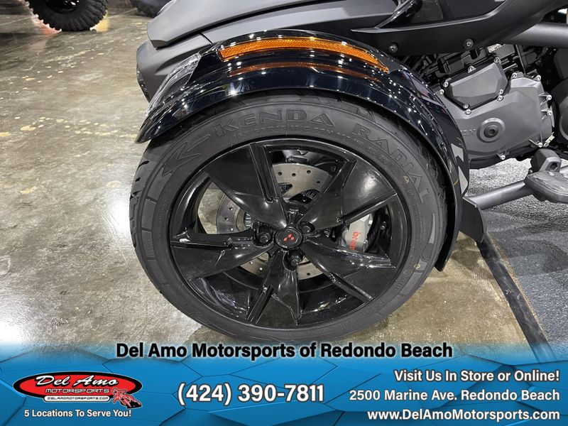 2023 Can-Am H8PA  in a MONOLITH BLACK SATIN / DARK exterior color. Del Amo Motorsports of Redondo Beach (424) 304-1660 delamomotorsports.com 