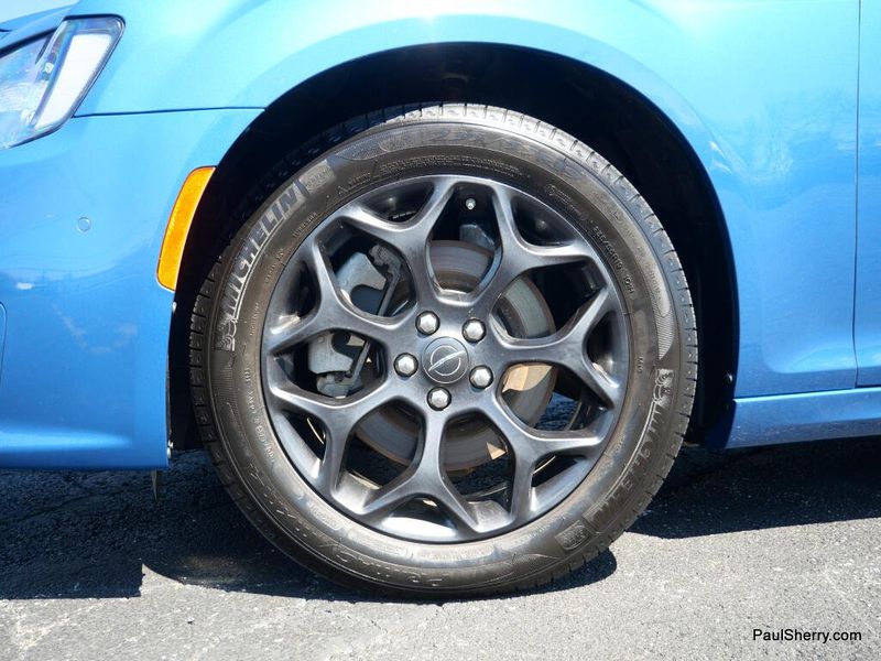 Used 2023 Chrysler 300 Touring L