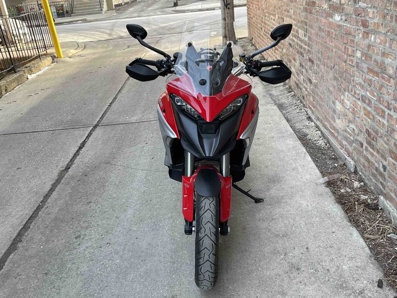 2022 Ducati Multistrada V4 S Red / Alloy Wheels  Image 4
