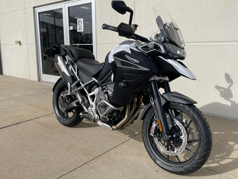 2024 Triumph TIGER 1200 GT EXPLORERImage 1