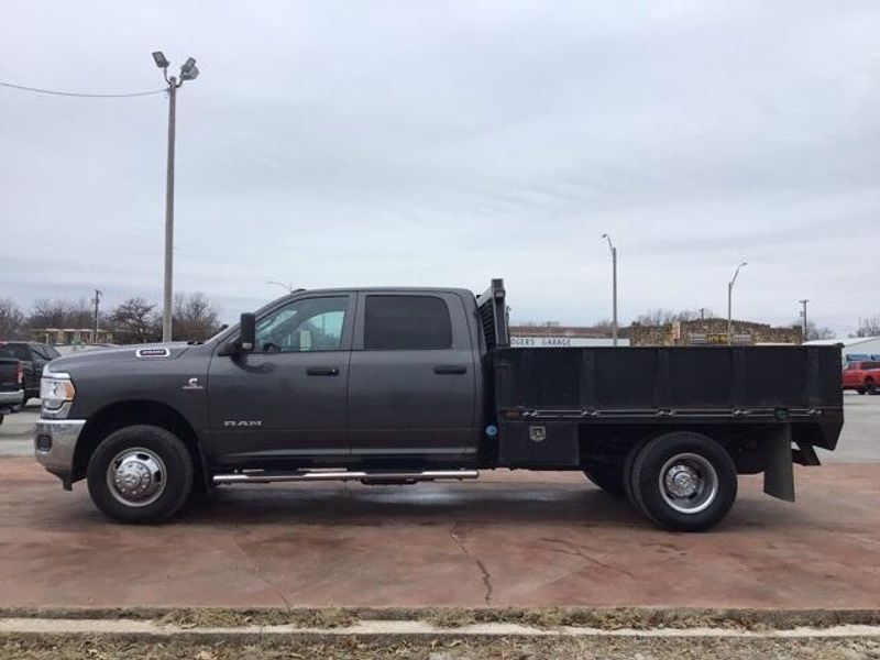 2021 RAM 3500 Chassis TradesmanImage 3